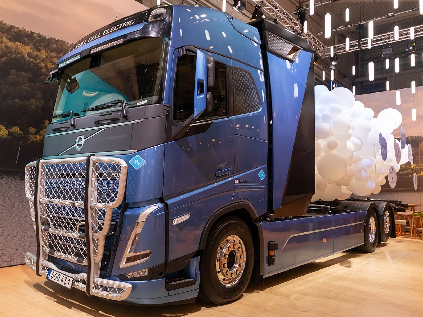 2025 Volvo FH — photo 11 of 12