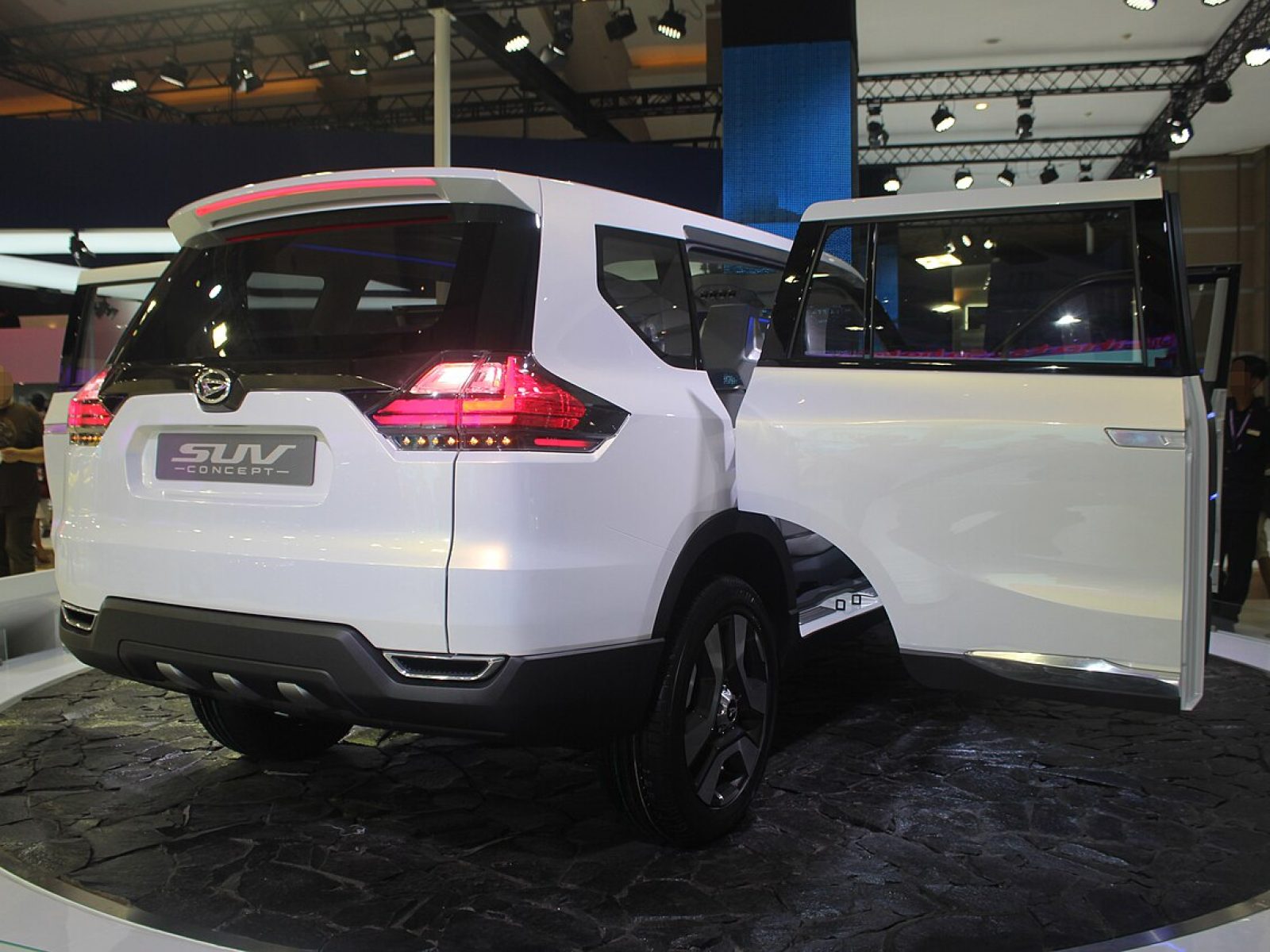 2013 Daihatsu Terios — photo 10 of 11